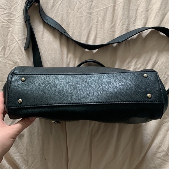 Guess purse - Picture 2 of 4